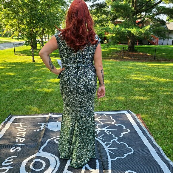 NEW Mac Duggal 5489 Cap Sleeve Sequined High Slit Maxi PROM Gown 16 Forest Green - Picture 2 of 6